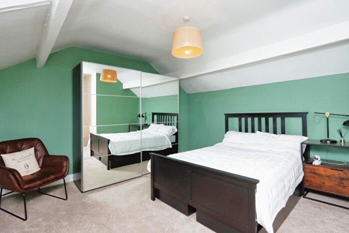 3 Bedroom End Of Terrace House For Sale In Alexandra Road, Sheffield, South Yorkshire, S2
