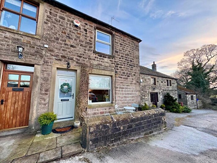 2 Bedroom House For Sale In Skipton Old Road, Colne, BB8