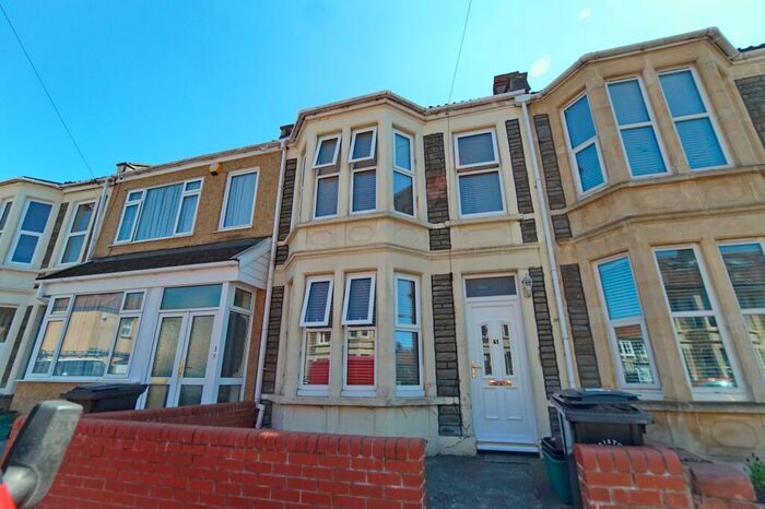 3 Bedroom Terraced House To Rent In College Avenue, Fishponds, Bristol, BS16