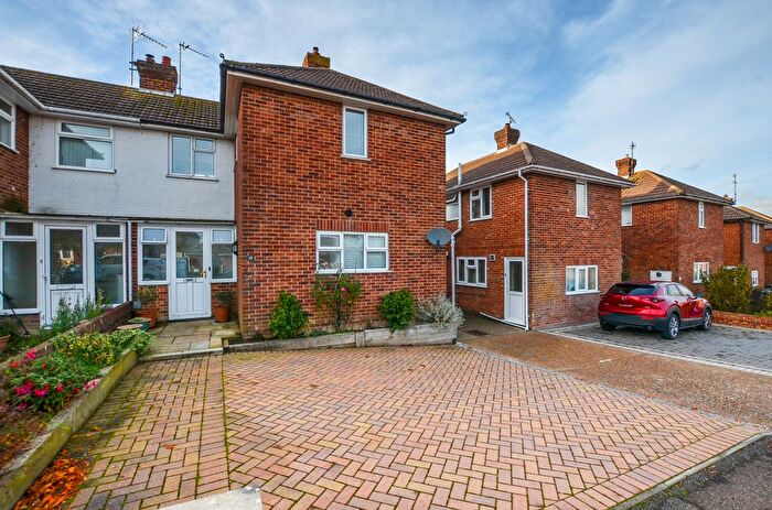 3 Bedroom Semi Detached House For Sale In Battle Crescent, Hailsham, East Sussex, BN27