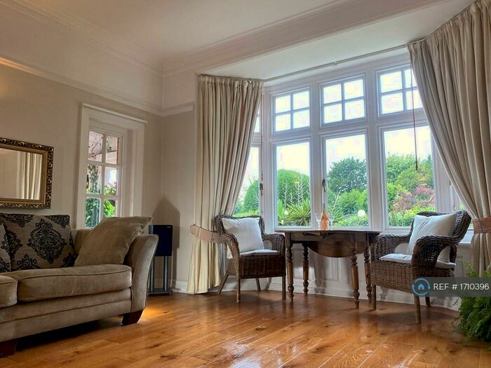 2 Bedroom Flat To Rent In Warwick's Bench Road, Guildford, GU1