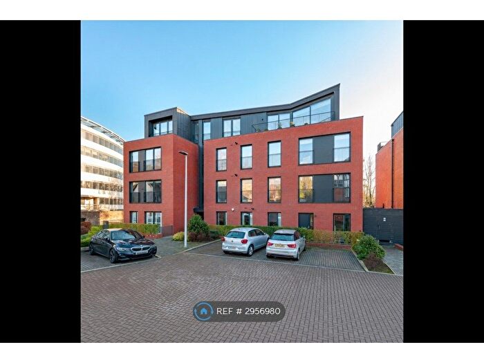 2 Bedroom Flat To Rent In Cruickshank Gardens, Edinburgh, EH12