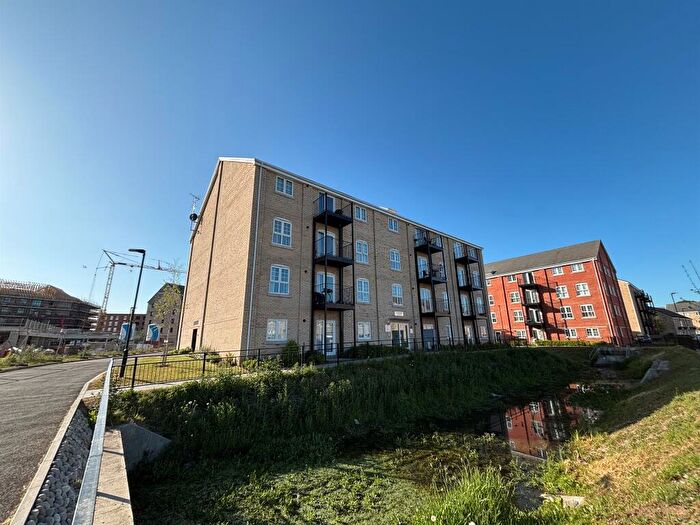2 Bedroom Flat For Sale In Houghton Way, Bury St. Edmunds, IP33