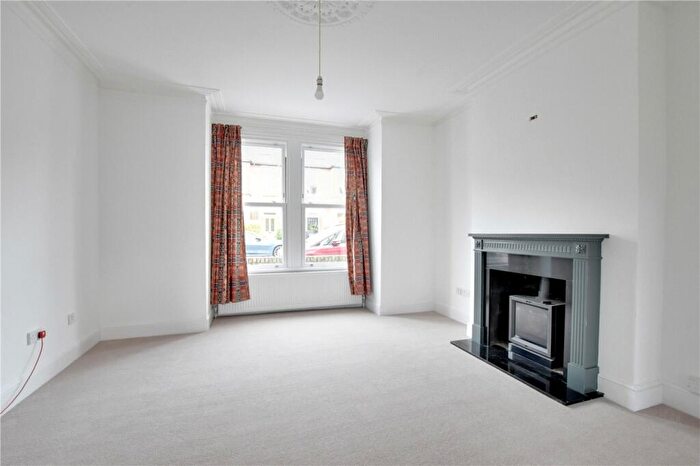 3 Bedroom End Of Terrace House For Sale In Chalcroft Road, Hither Green, London, SE13