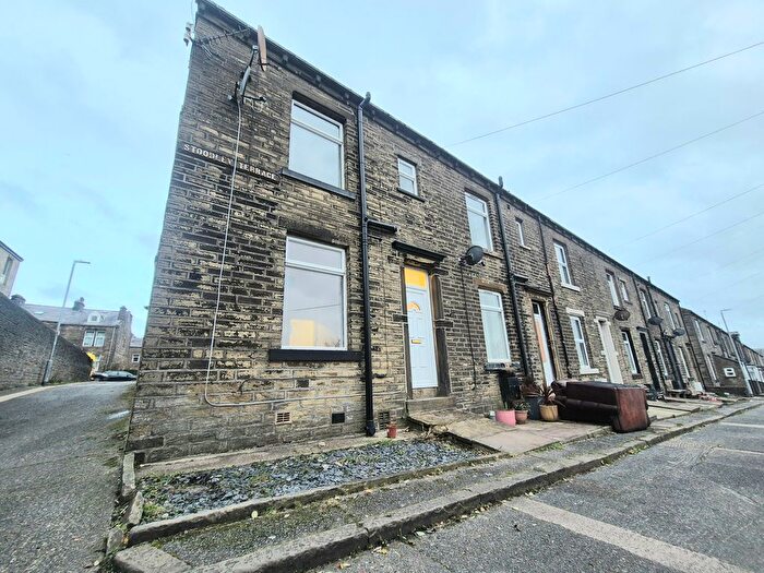 3 Bedroom End Terrace House To Rent In Stoodley Terrace, Halifax, HX2