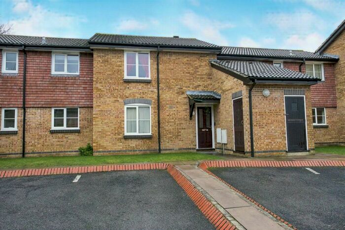 1 Bedroom Maisonette To Rent In Aldworth Close, RG12