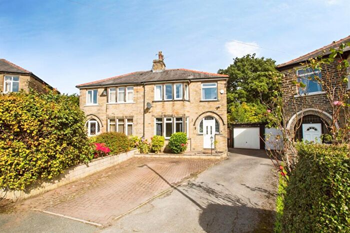 3 Bedroom Semi Detached House For Sale In Savile Drive, Halifax, HX1