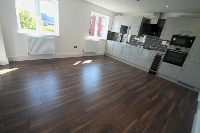 3 Bedroom Flat To Rent In Napier Road, Luton, LU1