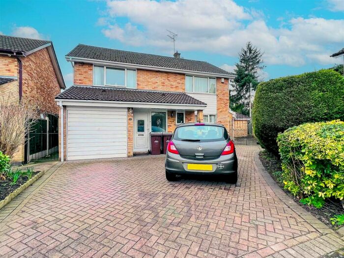 5 Bedroom House To Rent In Ingham Grove, Nottingham, NG7