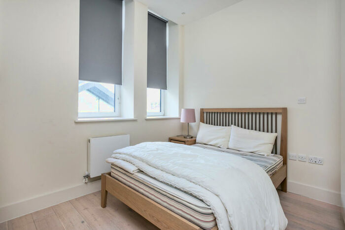 1 Bedroom Flat To Rent In Kingsland Road, E2