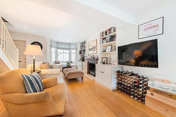 2 Bedroom Maisonette To Rent In Burnaby Street, SW10