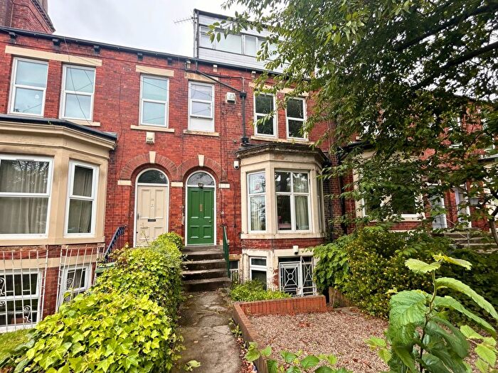 Studio To Rent In Ash Grove, Headingley, Leeds, LS6