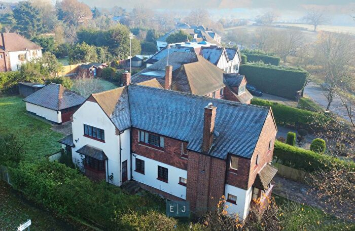 5 Bedroom Detached House To Rent In Courtland Drive, Chigwell, IG7