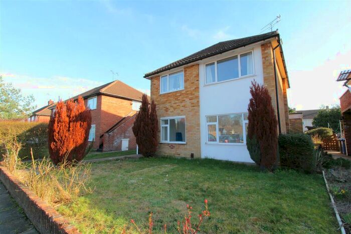 3 Bedroom Ground Maisonette To Rent In Brunel Road, Maidenhead, Berkshire, SL6