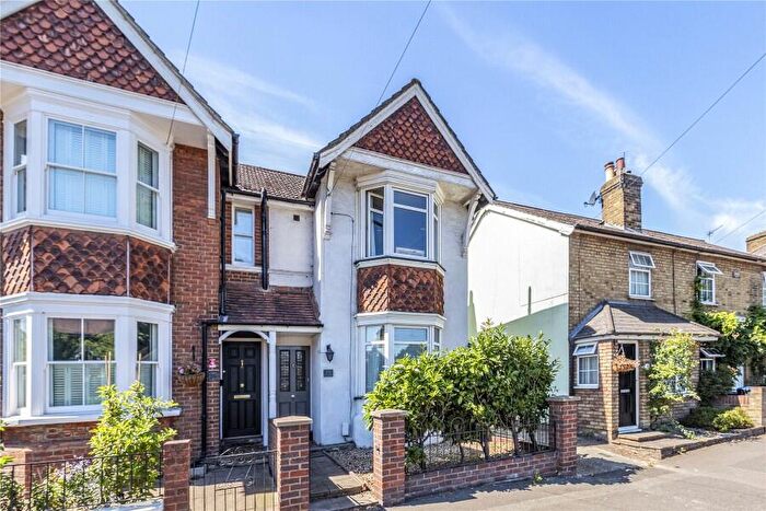 3 Bedroom Semi-Detached House To Rent In Chertsey, Surrey, KT16