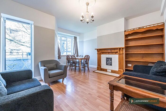 3 Bedroom Flat For Sale In Denham House, White City, London, W12