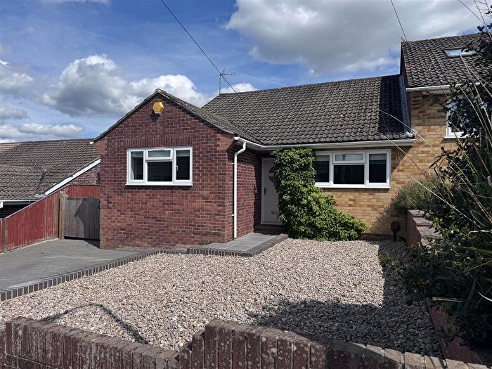 3 Bedroom Bungalow For Sale In Dalby Crescent, Newbury, RG14