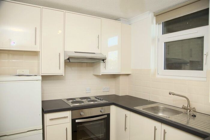 1 Bedroom Flat To Rent In Willow Tree Close, London, SW18