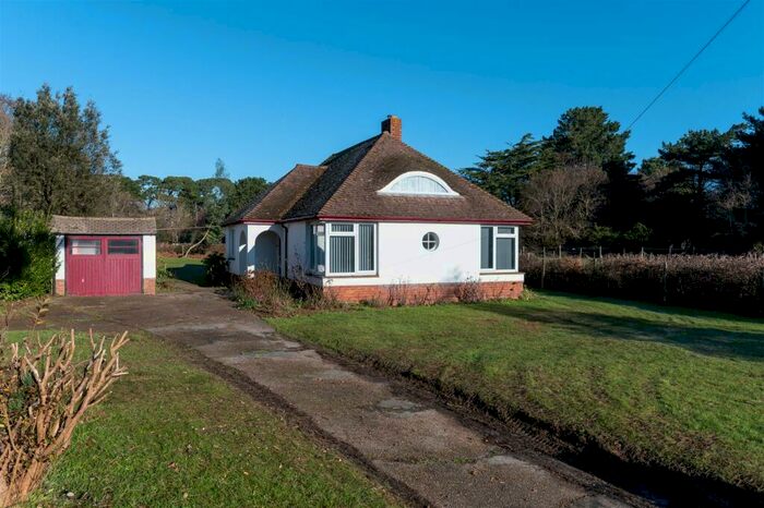 3 Bedroom Bungalow To Rent In Selsmore Road, Hayling Island, PO11