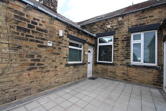 3 Bedroom Duplex To Rent In Stone Hall Road, Bradford, BD2