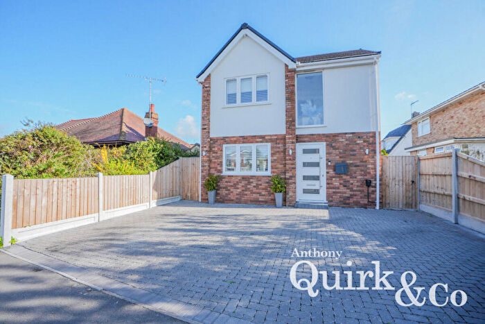 2 Bedroom Detached House For Sale In Wittem Road, Canvey Island, SS8