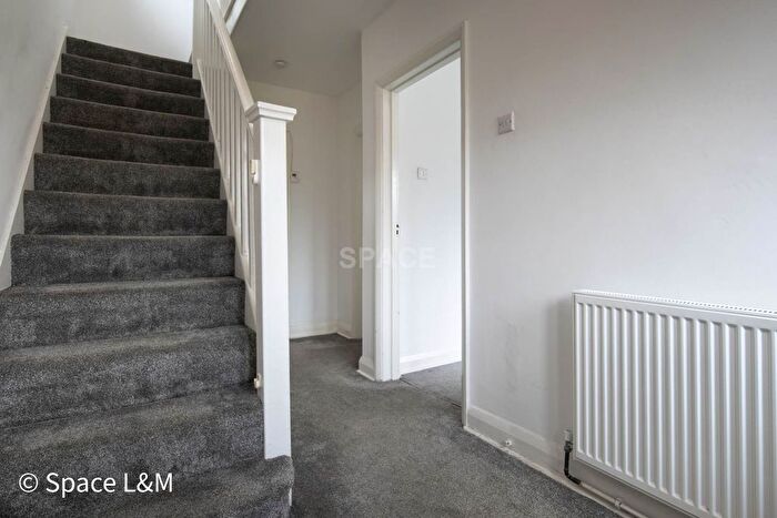 3 Bedroom Semi-Detached House To Rent In Delamere Road, Reading, RG6