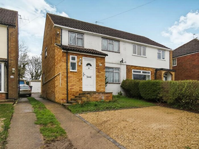 3 Bedroom Semi Detached House For Sale In Walton Drive, High Wycombe, HP13