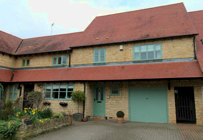 4 Bedroom Semi-Detached House For Sale In St Mary's Close, Felmersham, MK43