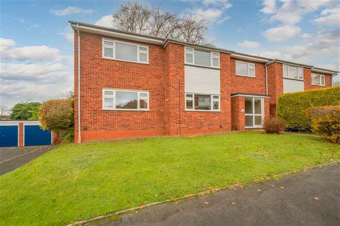 2 Bedroom Flat To Rent In Churchcroft, Harborne, Birmingham, B17