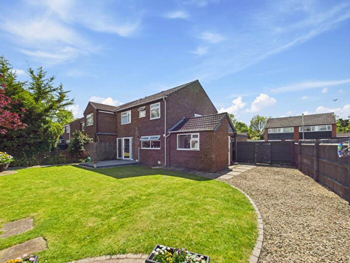 4 Bedroom Detached House For Sale In Bakers Walk, Weston Turville, HP22