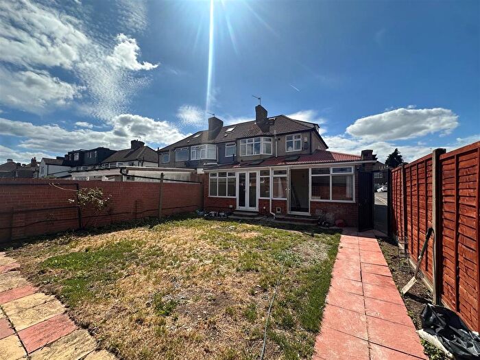 5 Bedroom Semi Detached House To Rent In Hounslow Road, Feltham, TW14