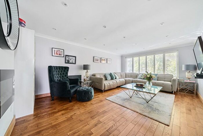 5 Bedroom Semi-Detached House For Sale In Manor Road, Hayling Island, PO11