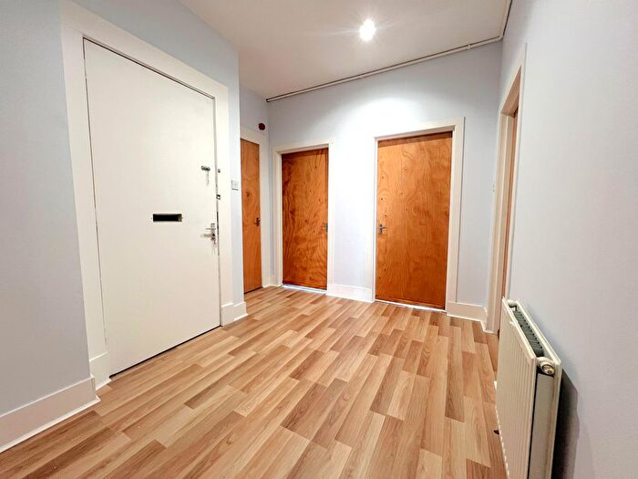 2 Bedroom Flat To Rent In High Street, Paisley, PA1