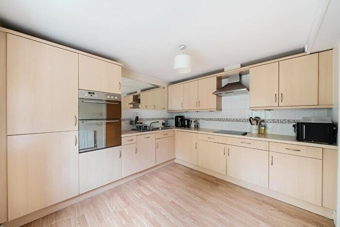 2 Bedroom Flat For Sale In Cornwall House, Portland Crescent, Harrogate, North Yorkshire, HG1