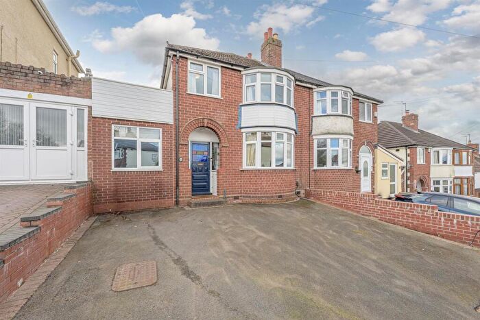 3 Bedroom Semi Detached House For Sale In Oak Park Road, Stourbridge, DY8