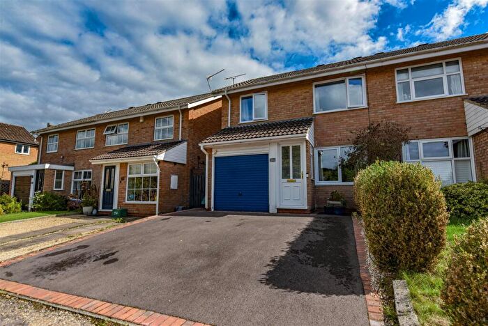 3 Bedroom Semi Detached House For Sale In Bearlands, Wotton-Under-Edge, GL12