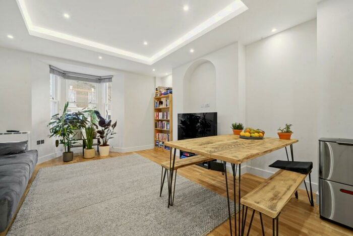 2 Bedroom Flat To Rent In Falkland Road, Kentish Town, NW5