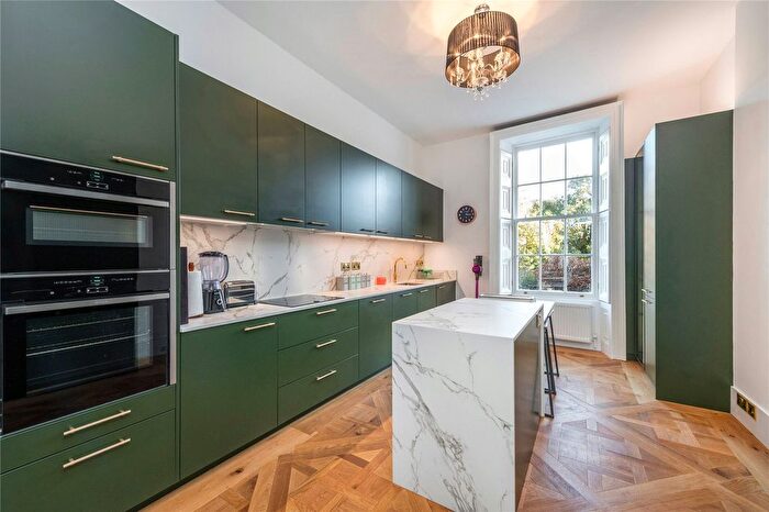 3 Bedroom Flat To Rent In Burlington House, Kings Road, TW10