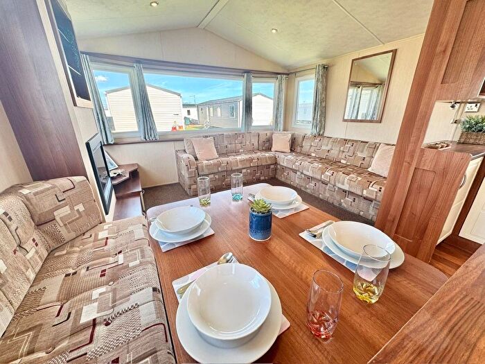 3 Bedroom Park Home For Sale In Alberta Holiday Park, Faversham Rd Whitstable, CT5