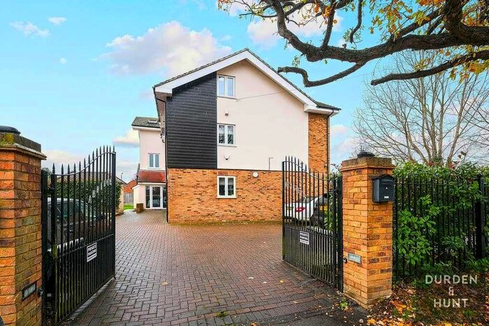 2 Bedroom Flat To Rent In Abridge Heights, Abridge, RM4