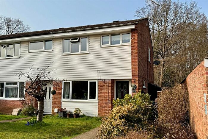 3 Bedroom End Terrace House For Sale In Busdens Way, Milford, Godalming, GU8