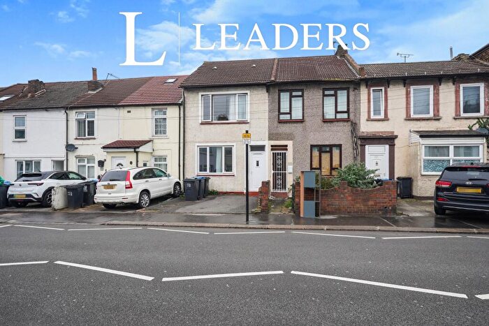 3 Bedroom Terraced House To Rent In Sumner Road, CR0