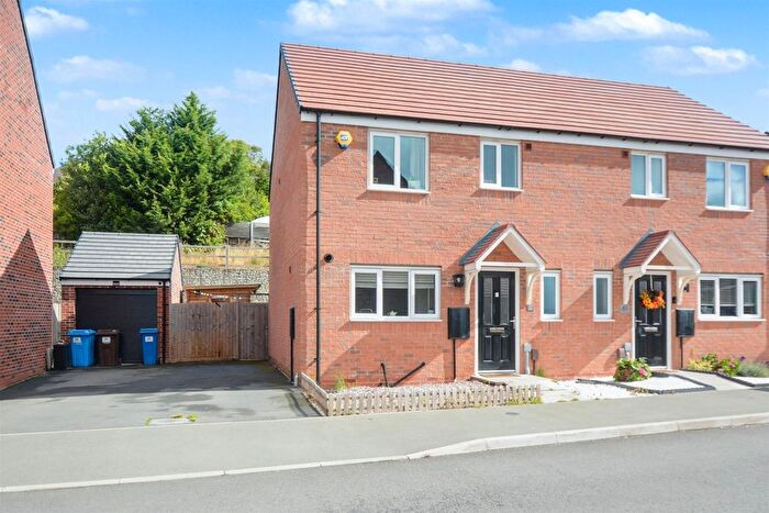 3 Bedroom Semi-detached House For Sale In Slater Way, Ilkeston, Derbyshire, DE7