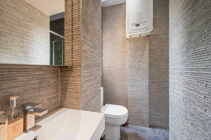 2 Bedroom Flat For Sale In Fitzjohns Avenue, Hampstead, London, NW3