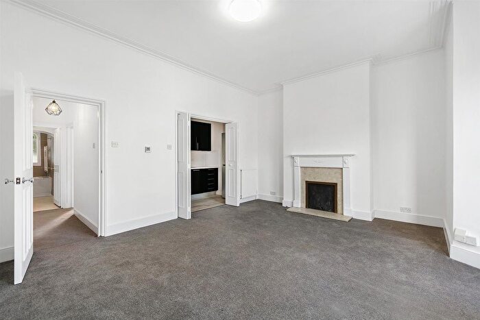 1 Bedroom Flat To Rent In Elsynge Road, London, SW18