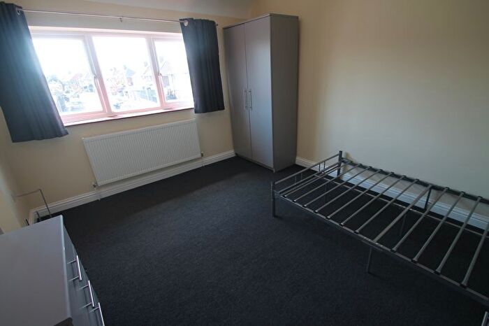 1 Bedroom Flat To Rent In Violet Avenue, Uxbridge, UB8