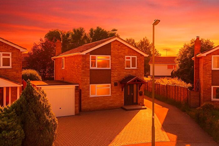 3 Bedroom Detached House For Sale In Romans Gate, Pamber Heath, Tadley, Hampshire, RG26