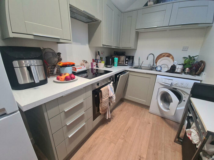 1 Bedroom Flat To Rent In Moorland Road, Leeds, LS6