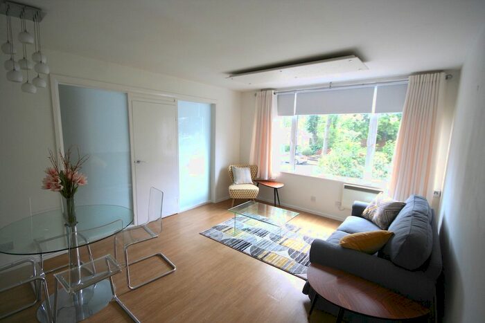 1 Bedroom Flat To Rent In Putney Hill, London, SW15