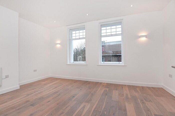 Flat To Rent In Lee Road Blackheath, SE3